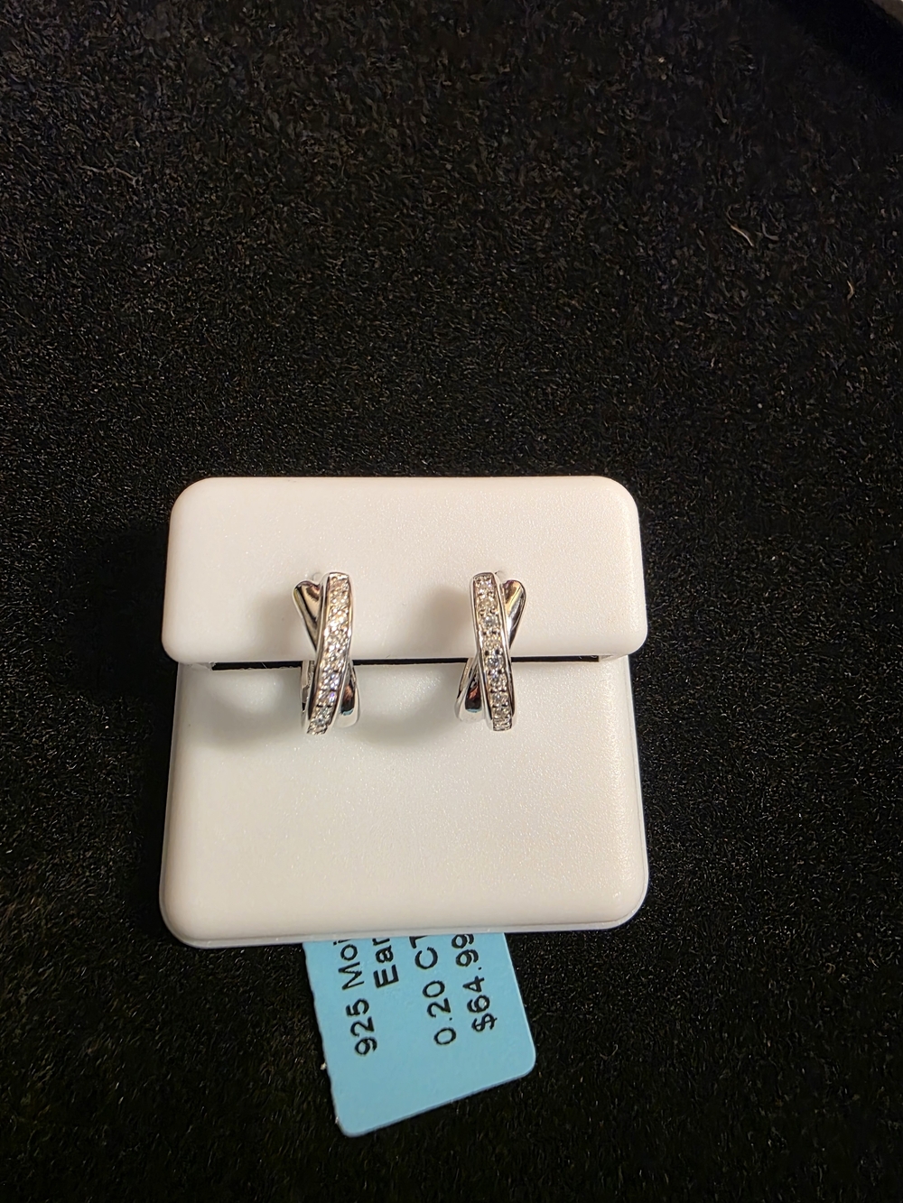 ✨️✨️ 925 Sterling Silver Crisscross Hoop Earrings with Moissanite - White